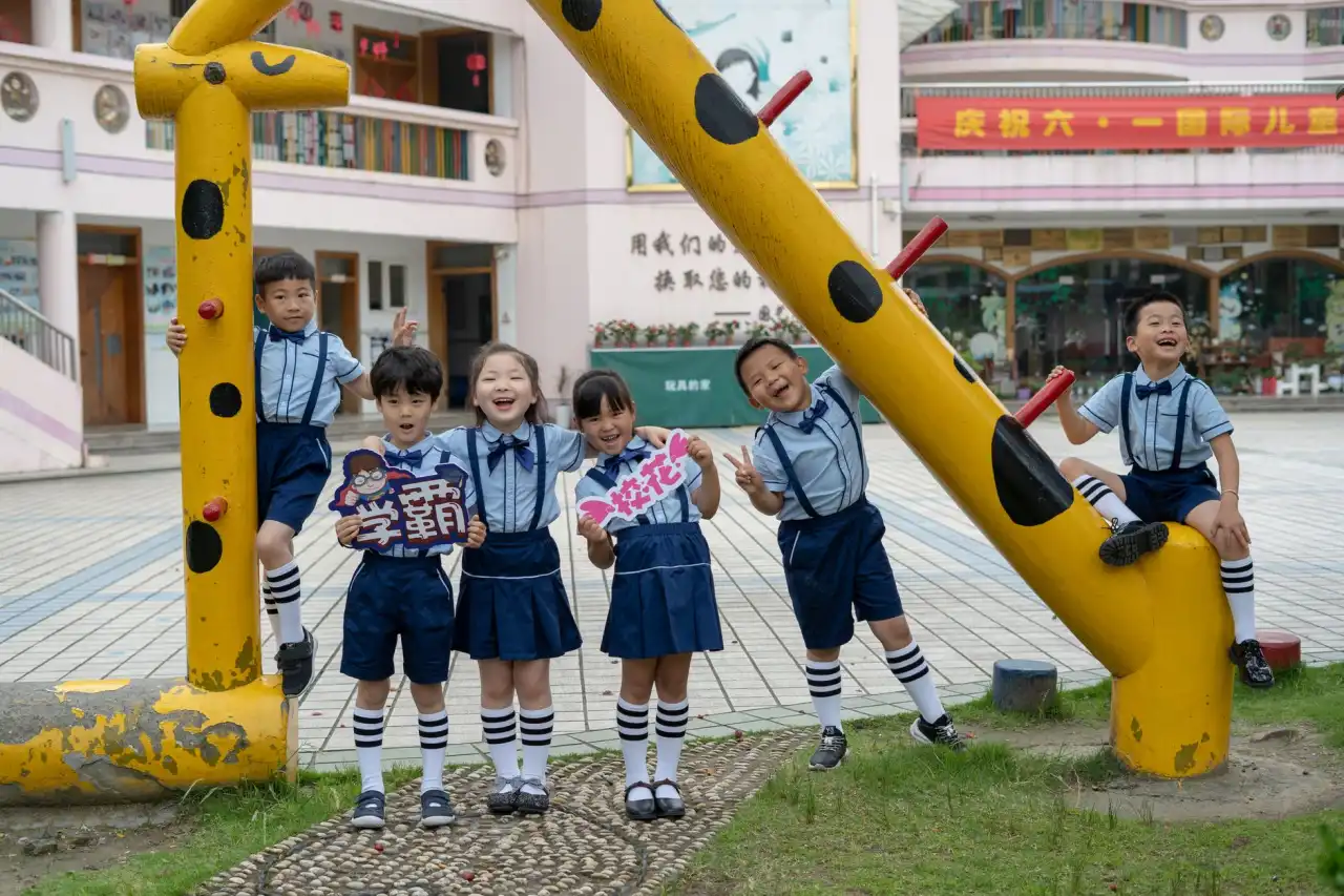 花洒与浴室柜一体化设计在精装房中的趋势探讨