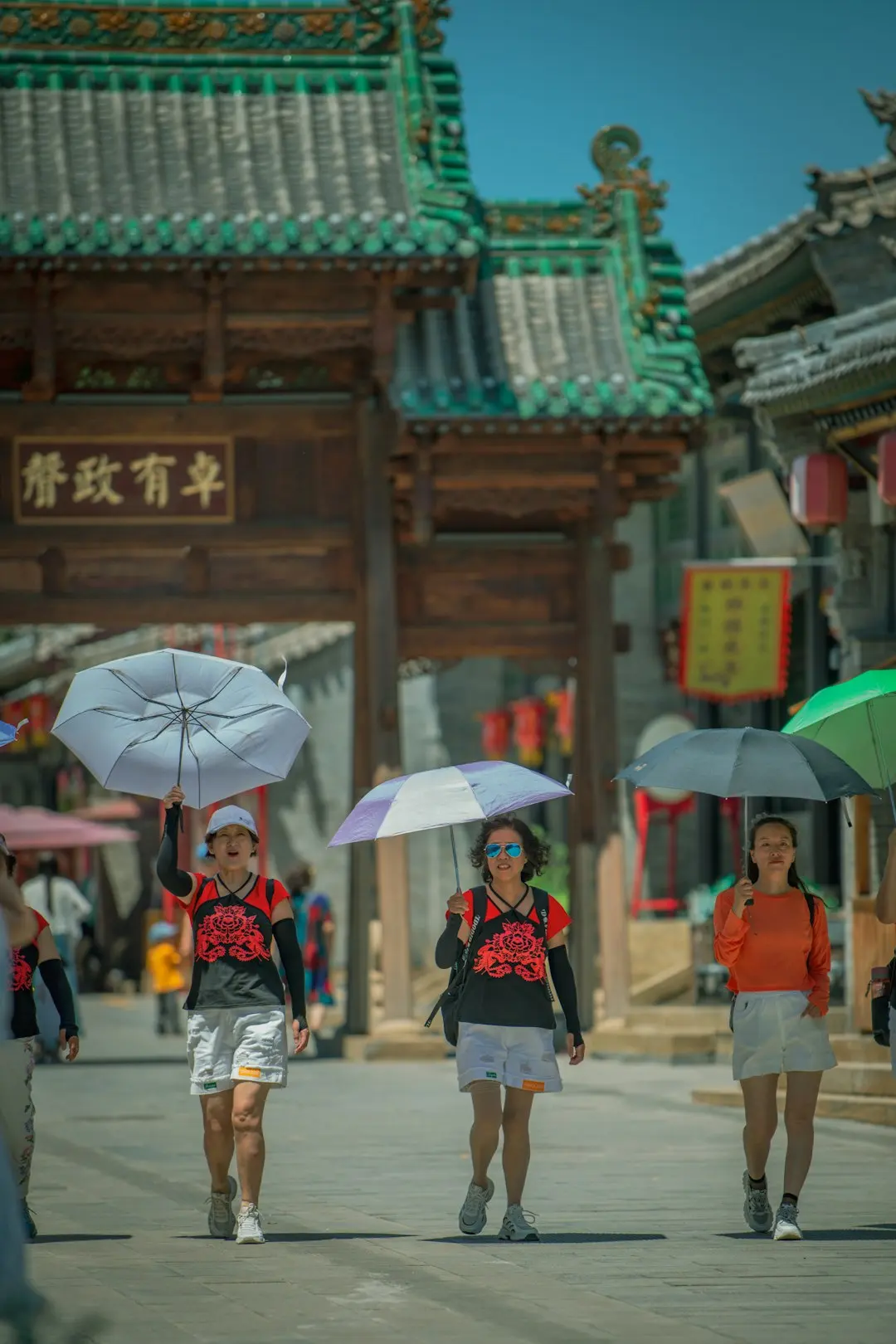 重庆卫浴工程中花洒与浴室柜的搭配方案与选型要点